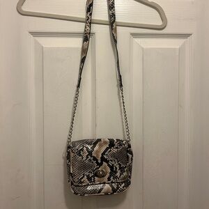 Crossbody purse